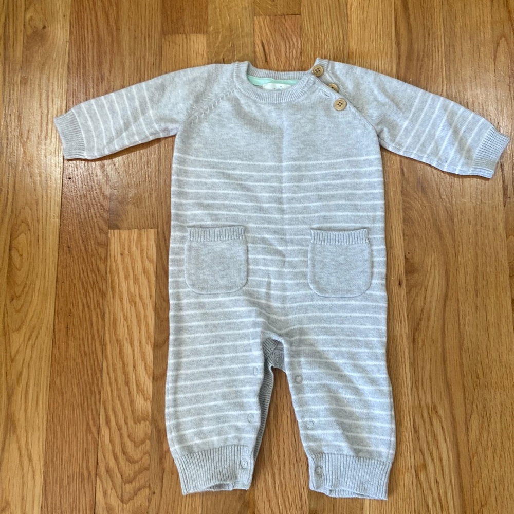 Sweater onesie 0-3 months